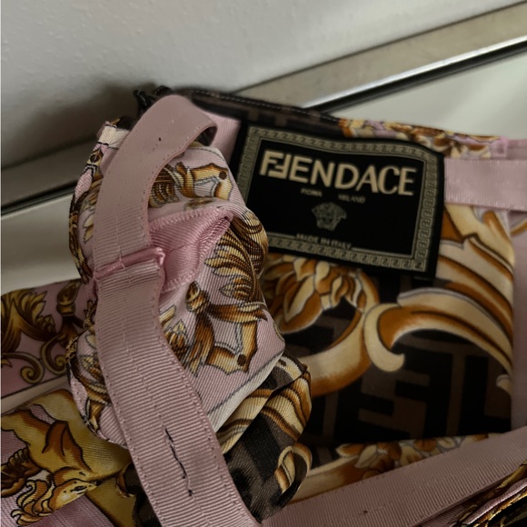 Like new Fendace Multicolour Silk Skirt $1,895 36 0 FENDI VERSACE - Picture 7 of 9